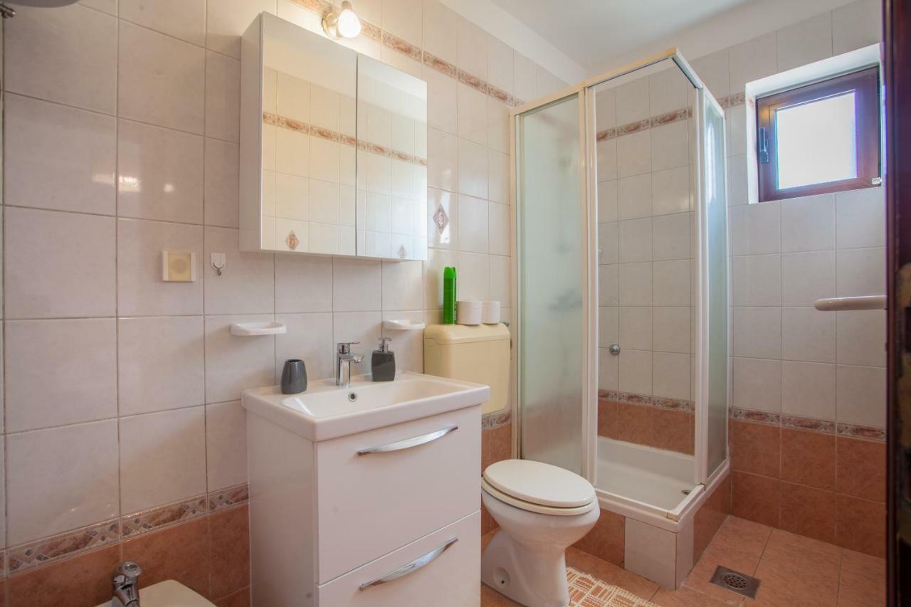 Guesthouse Maver Cres Eksteriør bilde
