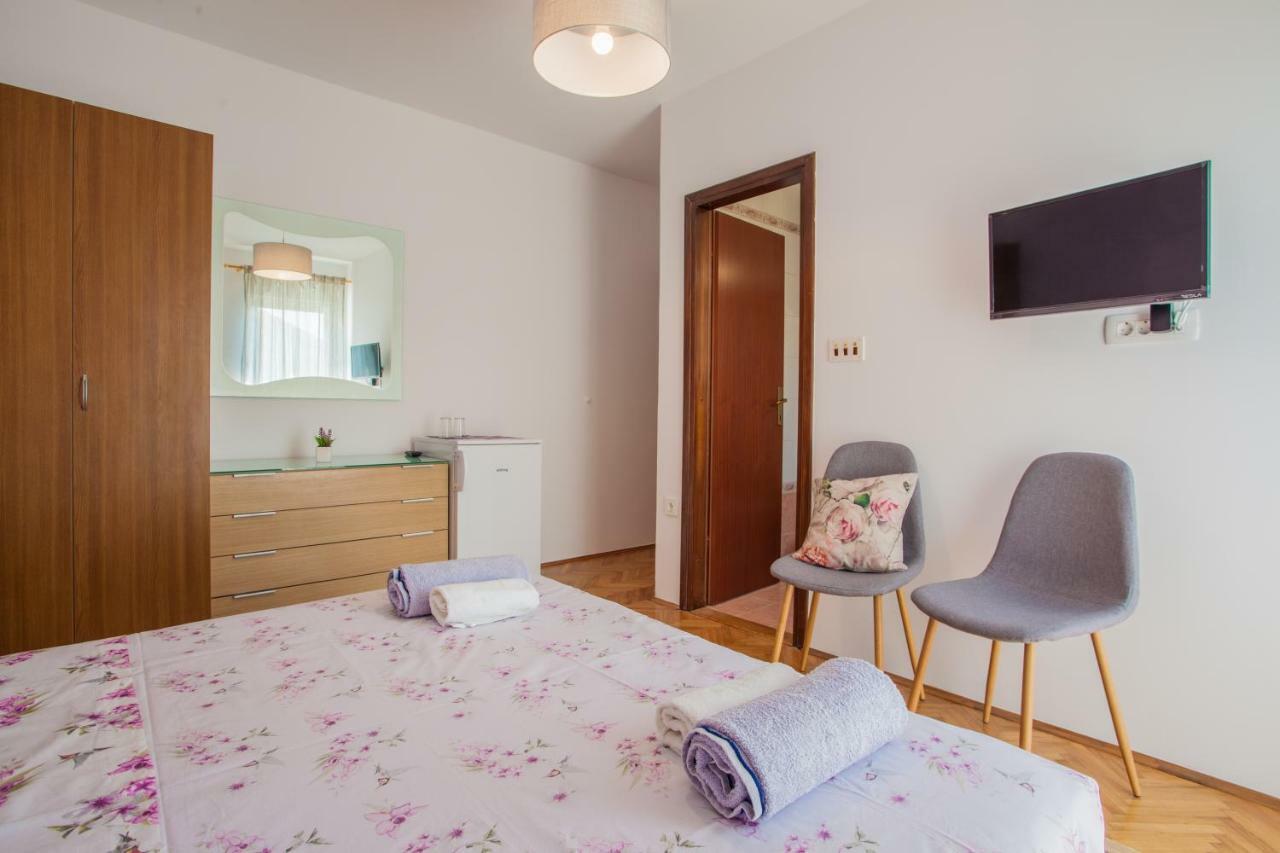 Guesthouse Maver Cres Eksteriør bilde